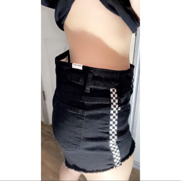 Rue 21 black jean shorts with checkered sides. Size 3 in great condition. - Picture 4 of 4